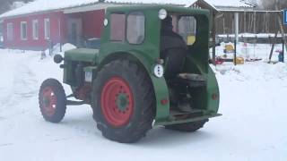 Traktor Oldtimer IFA Pionier RS0140 im Schnee Tractor Oldtimer [upl. by Allimrac]