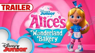 Alices First Day In Wonderland 🧁 Alices Wonderland Bakery  disneyjr​ [upl. by Nnitsuj]