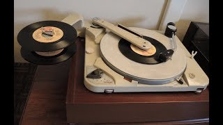 Thorens TD224 Record Changer  Changing 45 RPM Records [upl. by Gautious]