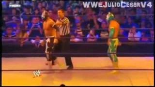 Sin Cara Negro Hunico Pierde la Mascara ante Sin Cara Azul Mistico  Smackdown 102111 [upl. by Linkoski]