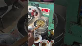 Kuliner Nusantara  Pangsit Mie Ayam Mawar Surabaya kuliner indonesia streetfood [upl. by Ahpla]