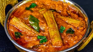 முருங்கைக்காய் கிரேவி  Drumstick Masala Curry in Tamil  Drumstick Recipe  Murungakai Kulambu [upl. by Amalbena]