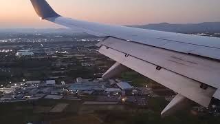 【飛行機🛬着陸】夜景の熊本市上空から阿蘇くまもと空港へ [upl. by Caia]