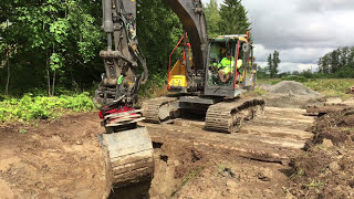 Rototilt  Volvo EC220E pipe laying with tiltrotator [upl. by Zahc]