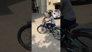 Little boy playing a bicycle round and round 😍😎Always happy 😃 shorts viraltrending funny [upl. by Mond]