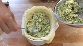 Kolokithopita gâteau de courgettes et Fêta [upl. by Ilrebma]