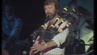 Glen Campbell Live in Dublin 1 May 1981  Mull Of Kintyre [upl. by Euqinot]