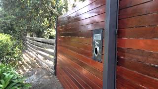 How to build a MERBAU SCREEN FEATURE FENCE with a ELECTRIC SLIDING GATE amp FIT LETTERBOX [upl. by Drais]