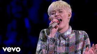 Miley Cyrus  Jolene Dolly Parton Cover Live at Bangerz Tour [upl. by Jacinta]