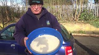 EASY FISHING Bait Tips Preparing bread for feed [upl. by Cassiani]