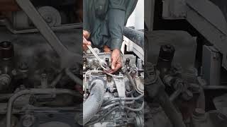 How to open a engine oil nozzle pipe Hino truckkashi mechanic viral shot isuzu [upl. by Tsirhc]