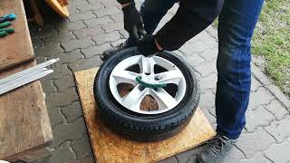 Reifen von Alufelgen abziehen ohne Maschine  Removing tires from alloy rims without a machine [upl. by Atalante]