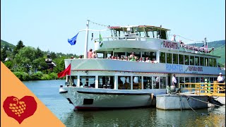 Schifffahrt auf der Mosel  BernkastelKues [upl. by Garald393]