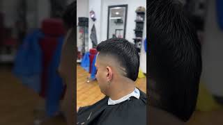 Mohicana fadehaircut pamplona barberia hairsalon fade barberias haircut [upl. by Oloapnaig]