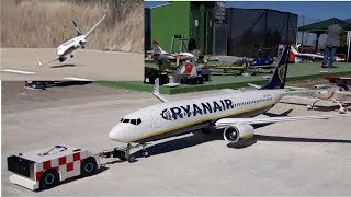 Modellismo in scala  Atterraggio difficile per questo bellissimo Aereo di Linea Boeing 737 Ryanair [upl. by Naitsirhc607]