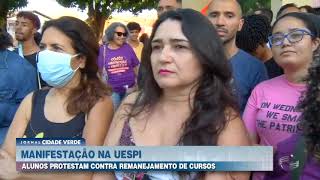 Professores e alunos da Uespi fazem manifestação em Teresina contra remanejamento de cursos [upl. by Anibor]