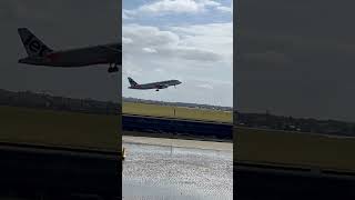 Jetstar A320 taking off at Sydney planes aviation [upl. by Huberto]