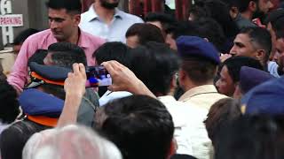 IMPORTANT VIDEO SALMAN KHAN VISUALS OUTSIDE BABA SIDDIQUE HOUSE [upl. by Yadnil]