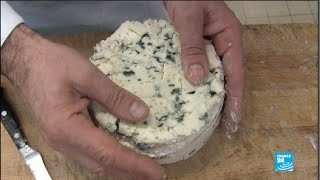 Recette du fromage monté au roquefort [upl. by Ahsinek479]