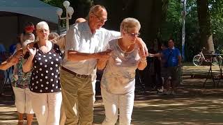 Dansen in het park [upl. by Aney587]