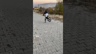 Beradan stoppie denemeleri😉bike mtb stoppie tekteker bisiklet freeride cycling biker bmx [upl. by Durgy87]