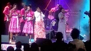 KUNDA SISTERS quot Live Au Salon Congo quot à Kinshasa [upl. by Ailaroc]