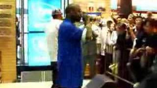 Mobb Deep quotShook Ones Part 2quot Live at FYE instore [upl. by Etteloiv]