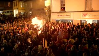 TamyUK Cornouailles  La tradition des Tar Barrels [upl. by Ennaoj]