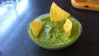 Cómo Hacer Guacamole con tomatillo delicioso [upl. by Alyakim729]