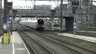 Vakantiedrukte in Oostende station [upl. by Jecho899]