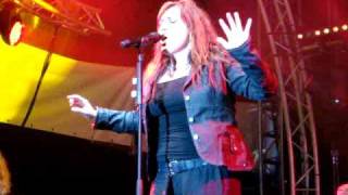 Dee Messina  Dont Stop Believin live [upl. by Pendergast]