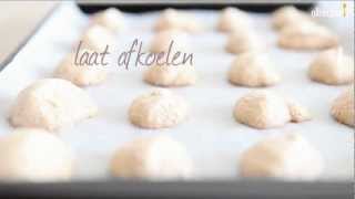 Eenvoudige Meringues  Allrecipesnl [upl. by Suissac]