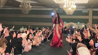 نايضة مع دنيا بطمة و ليلى حديوي السلفي 😅😅Dounia batma Germany leila hadioui Mode Show 2019 💃🏽 [upl. by Idoux262]