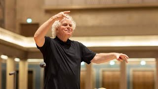 Sir Simon Rattle über die quotMatthäusPassionquot von JS Bach [upl. by Lav]