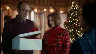 Macys Commercial 2022 Christmas Gift Finder Uncle Chris Ad Review [upl. by Trinidad]