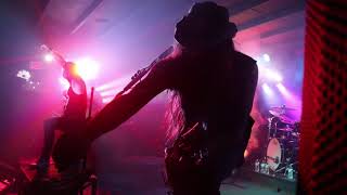 Saliva  Click Click Boom live [upl. by Atirihs520]