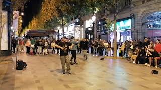 Ambiance et Danse Algérienne aux ChampsÉlysées à Paris الرقص والجو الجزائري في شانزليزيه في باريس [upl. by Ttezil]