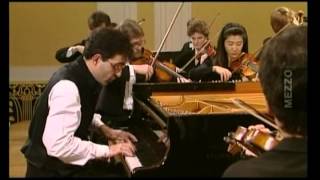 Concerto for piano n°17 by W A Mozart Paul Gulda [upl. by Stodder]