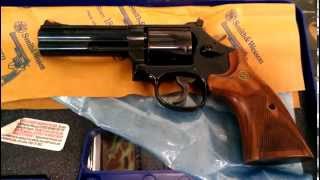 Smith amp Wesson M586 357MAGNUM 4 inch revolver [upl. by Arhas]