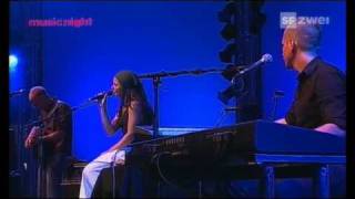 Sophie Zelmani  I Cant Change 07  Live at Blue Balls 2006 [upl. by Ballou]