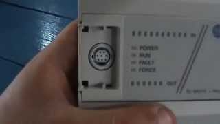 Allen Bradley MicroLogix 1000  Conector de cable serial [upl. by Adriene]