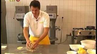 Zimtsterne backen mit Dominic Padeffke von der BäckereiKonditorei Padeffke aus Mössingen [upl. by Irfan]