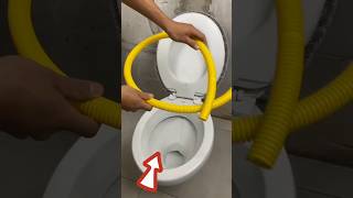 Débouchez vos toilettes facilement  Astuce de plombier secrète astuce toilettes plomberie [upl. by Ybba463]