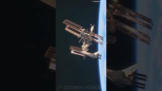 El transbordador espacial Endeavour acoplado a la Estación Espacial Internacional [upl. by Ardied257]