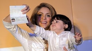 Milan Piqué el hijo de Shakira ya tiene pasaporte Colombiano  Primer Impacto [upl. by Darcey418]