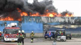 GPTV Grote brand verwoest Harlinger Spekjesfabriek [upl. by Cahilly]