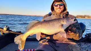 Big Pre Spawn Walleyes on Green Bay 3624 [upl. by Marceau]