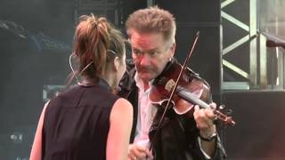 Lars Lilholt Band  Fandens Fiol fra Jelling festivals storskærm 2014 [upl. by Llesirg950]