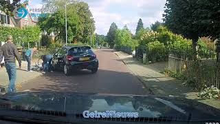 Dashcam video wielrenner aangereden door auto [upl. by Yrem117]