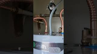 Instalación de un water heater video corto [upl. by Lars]